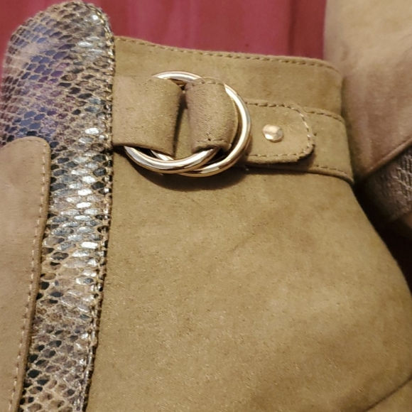 Tan booties - Picture 7 of 7